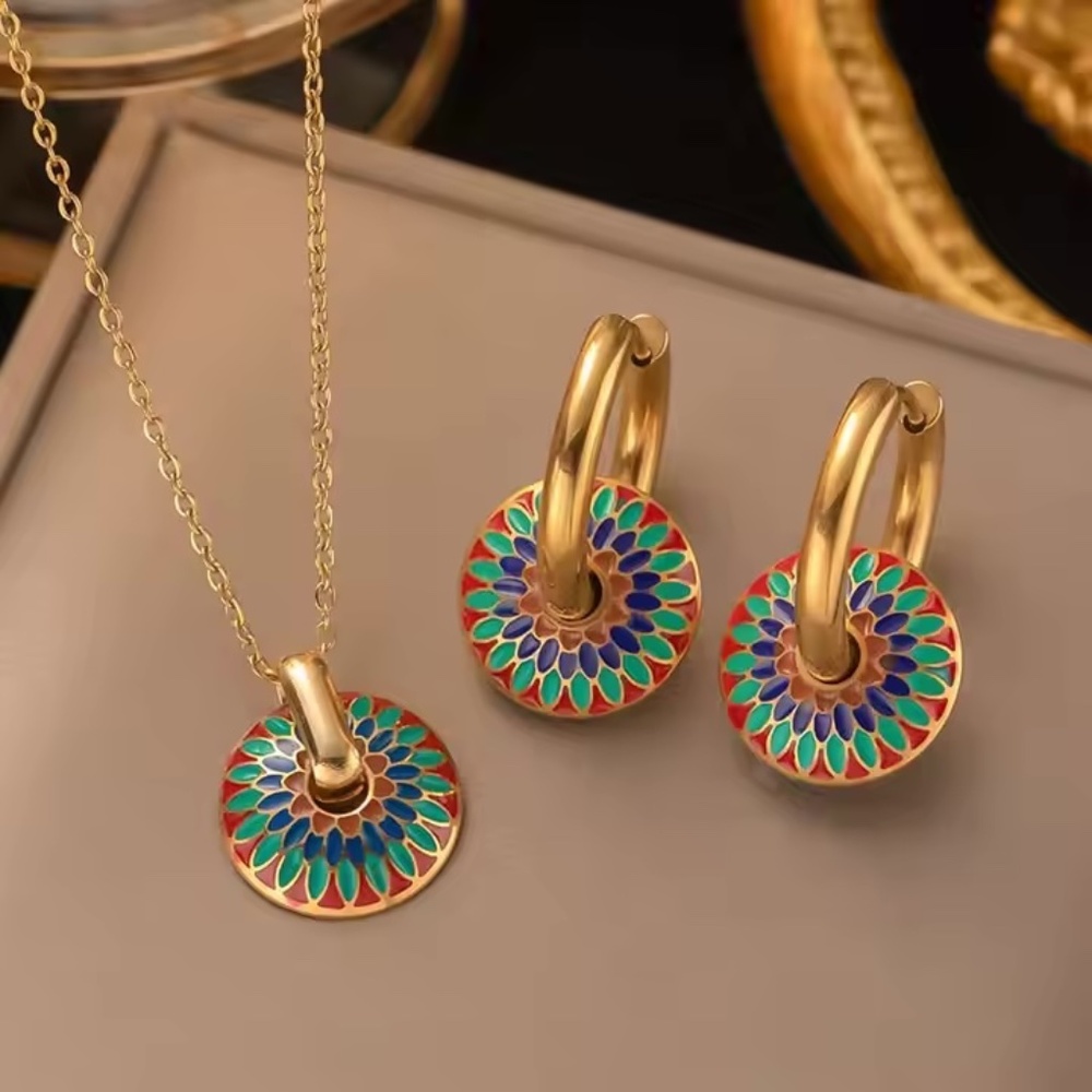 Gold Tone Enamel Mandala Necklace & Hoop Earrings Set , NEW - Picture 2 of 10